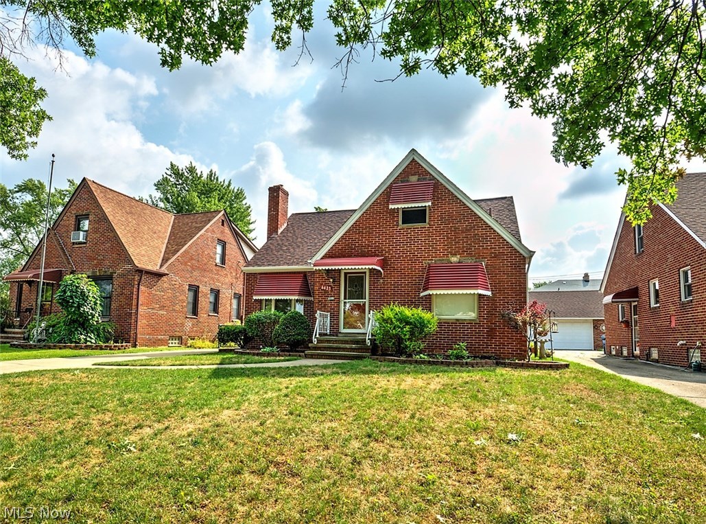 6423 Stanbury Road Parma, OH 44129 - Photo 1 of 25 Front of House