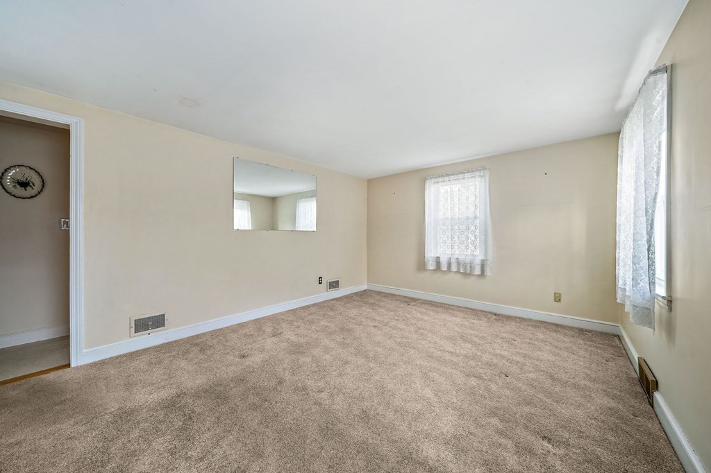 82 Rinaldo Road Weymouth, MA 02191 - Photo 11 of 34