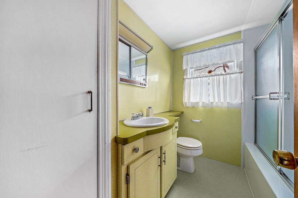 82 Rinaldo Road Weymouth, MA 02191 - Photo 16 of 34