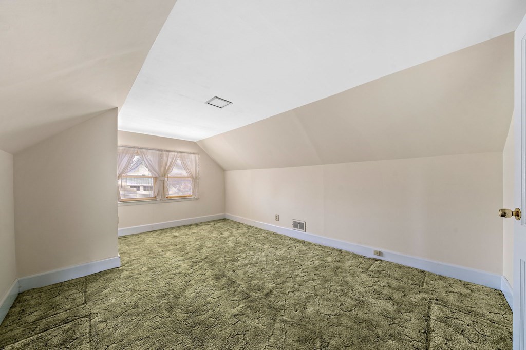 82 Rinaldo Road Weymouth, MA 02191 - Photo 18 of 34