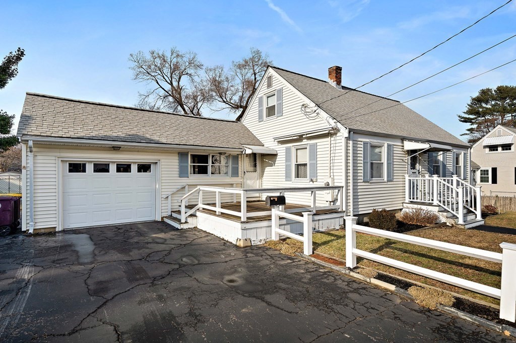 82 Rinaldo Road Weymouth, MA 02191 - Photo 2 of 34