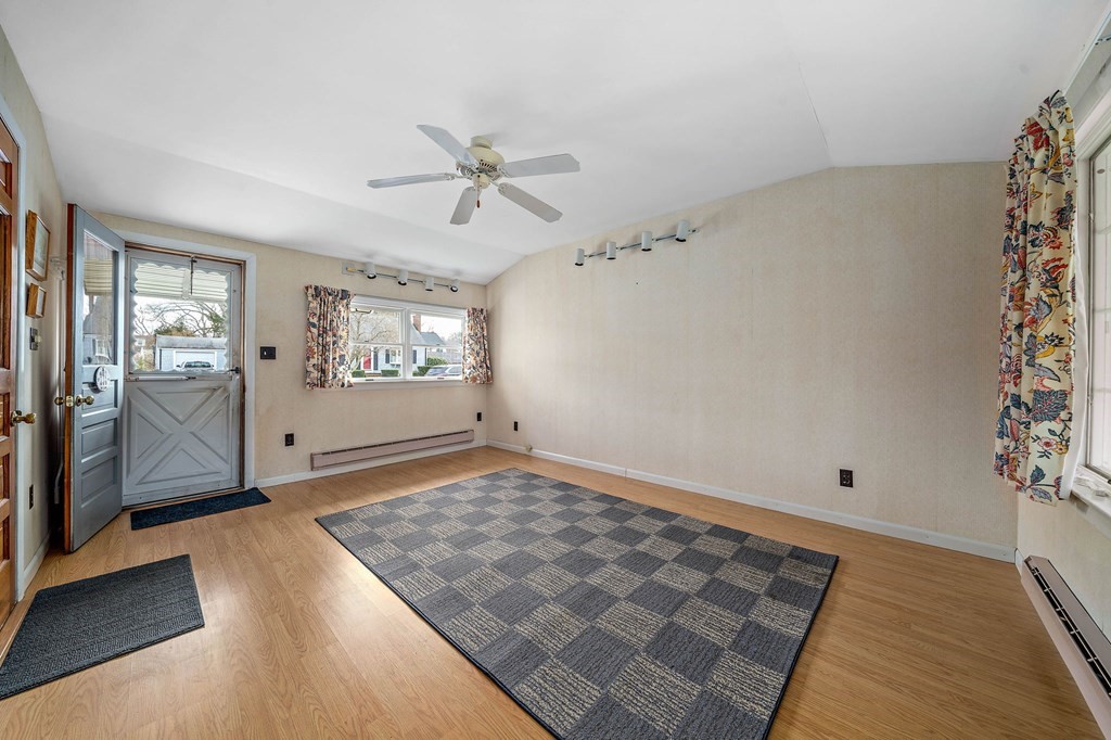 82 Rinaldo Road Weymouth, MA 02191 - Photo 8 of 34