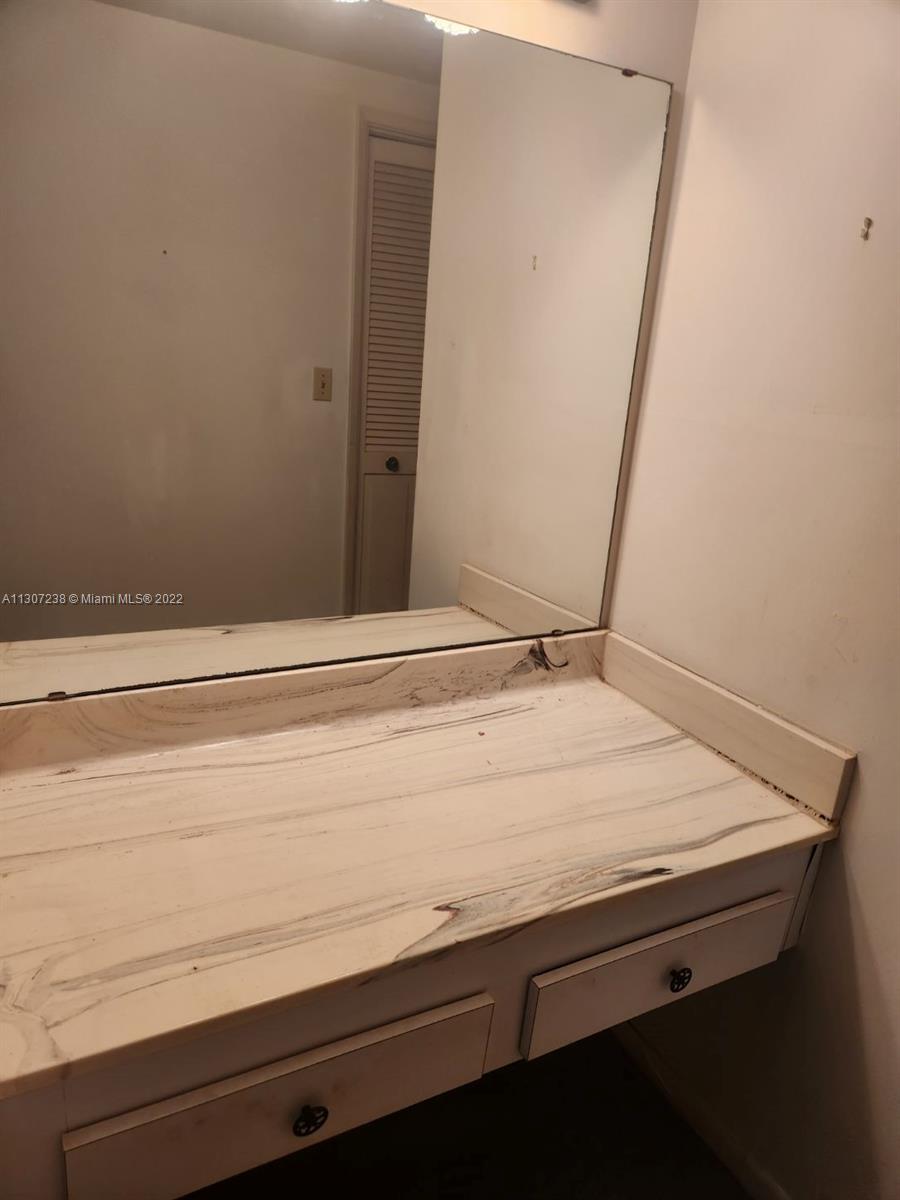 Hillcrest Hollywood, FL 33021 - Photo 9 of 10 a close view of closet