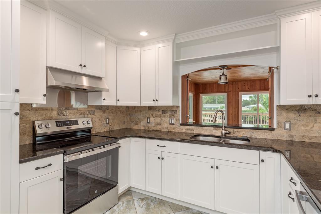 12 Bayou Lane Palm Harbor, FL 34683 - Photo 13 of 52