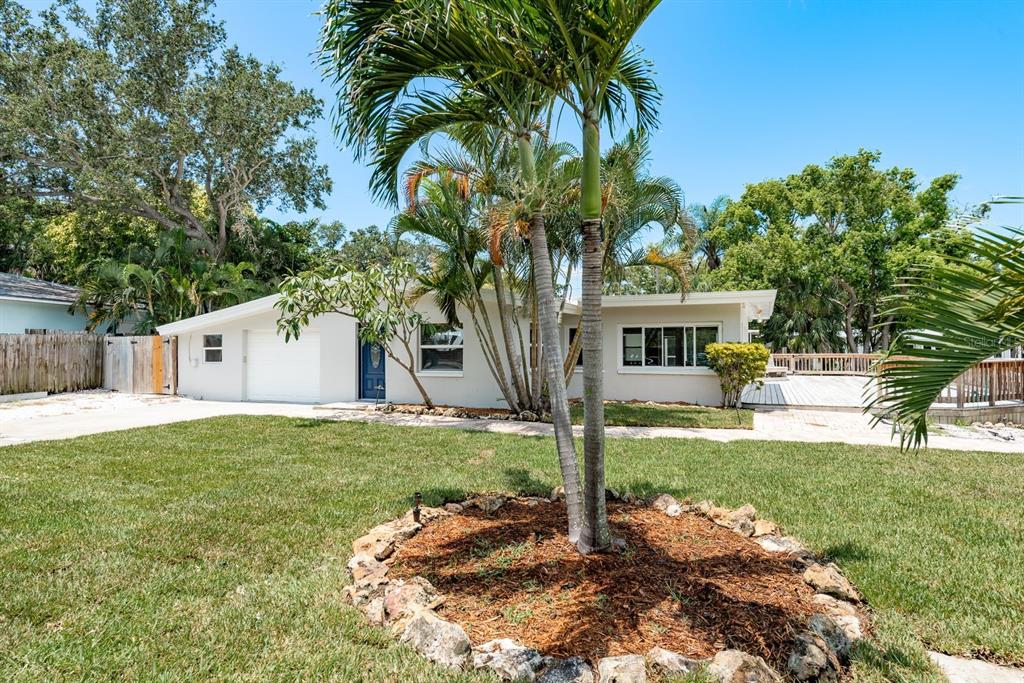 12 Bayou Lane Palm Harbor, FL 34683 - Photo 4 of 52