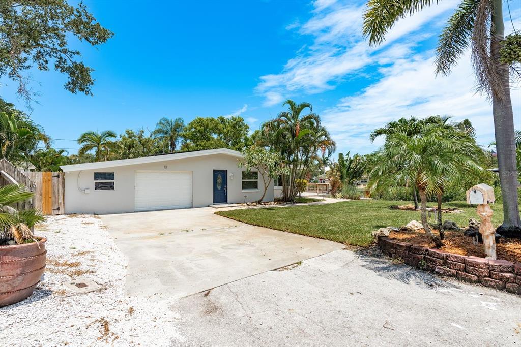 12 Bayou Lane Palm Harbor, FL 34683 - Photo 5 of 52