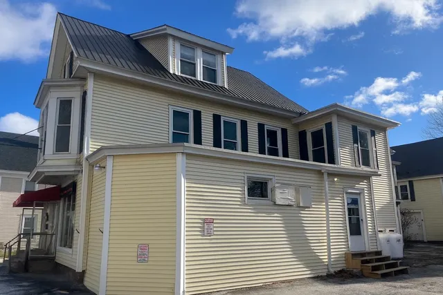 $1,500 | 281 Main Street, Unit 2, Littleton, NH 03561