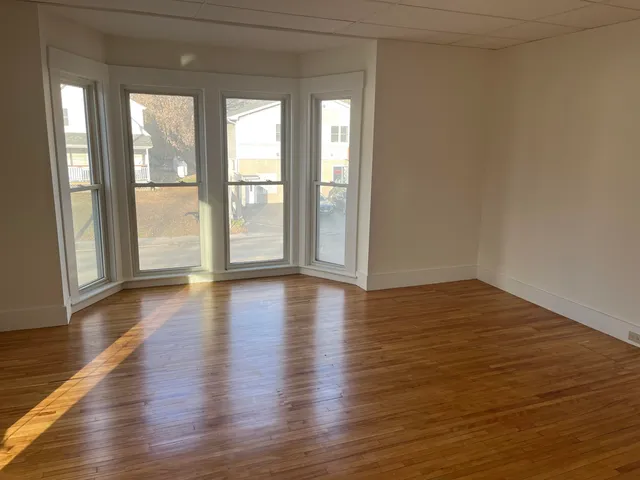 $1,500 | 281 Main Street, Unit 2, Littleton, NH 03561