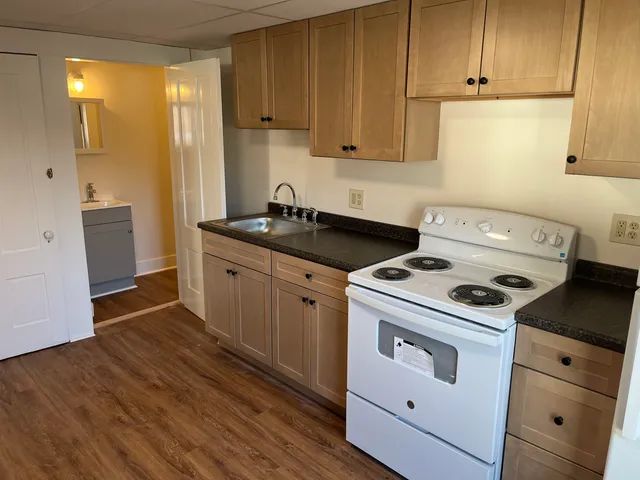 $1,500 | 281 Main Street, Unit 2, Littleton, NH 03561