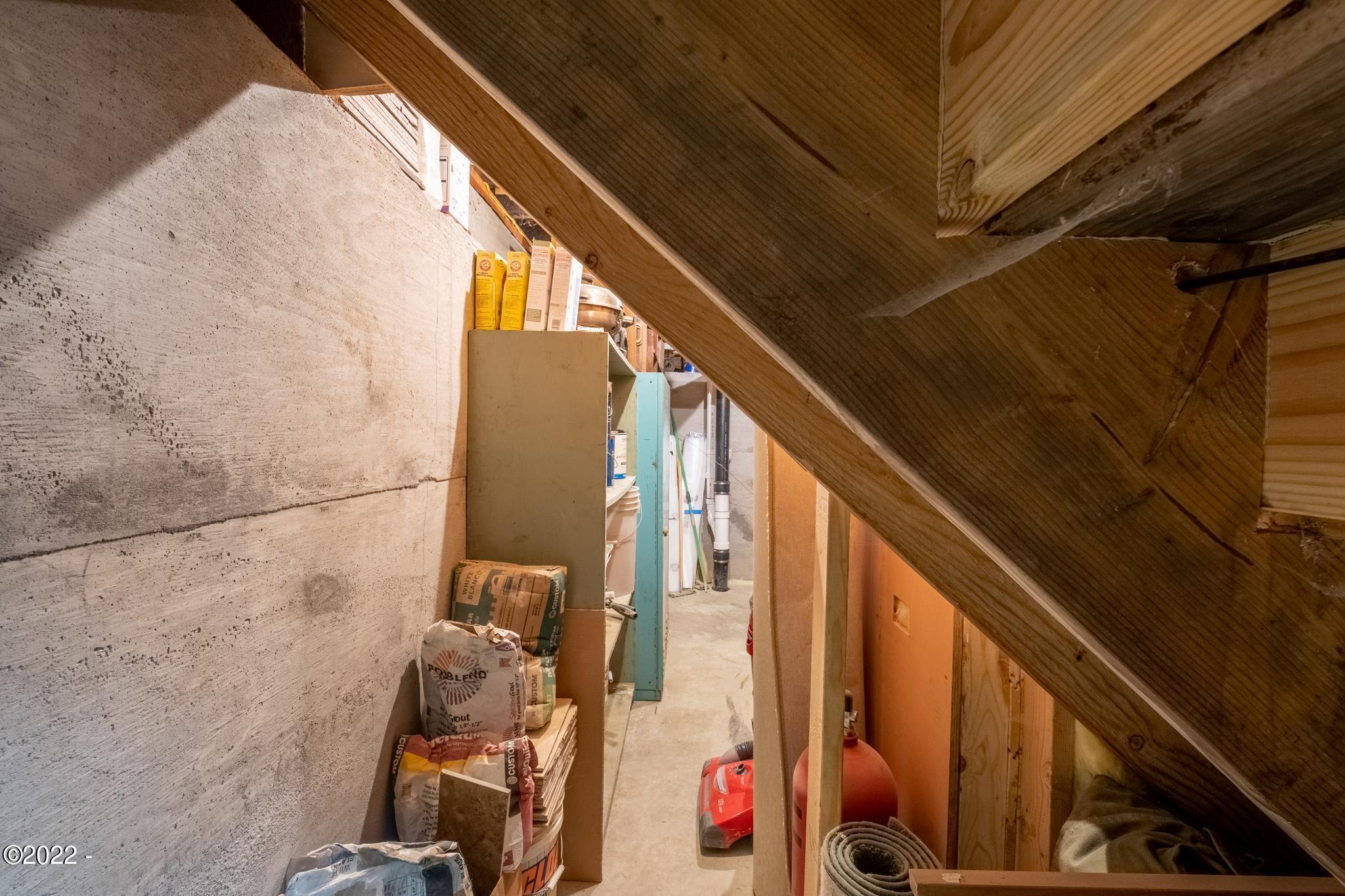 1134 Southeast River Road Toledo, OR 97391 - Photo 54 of 87 Lower level storage