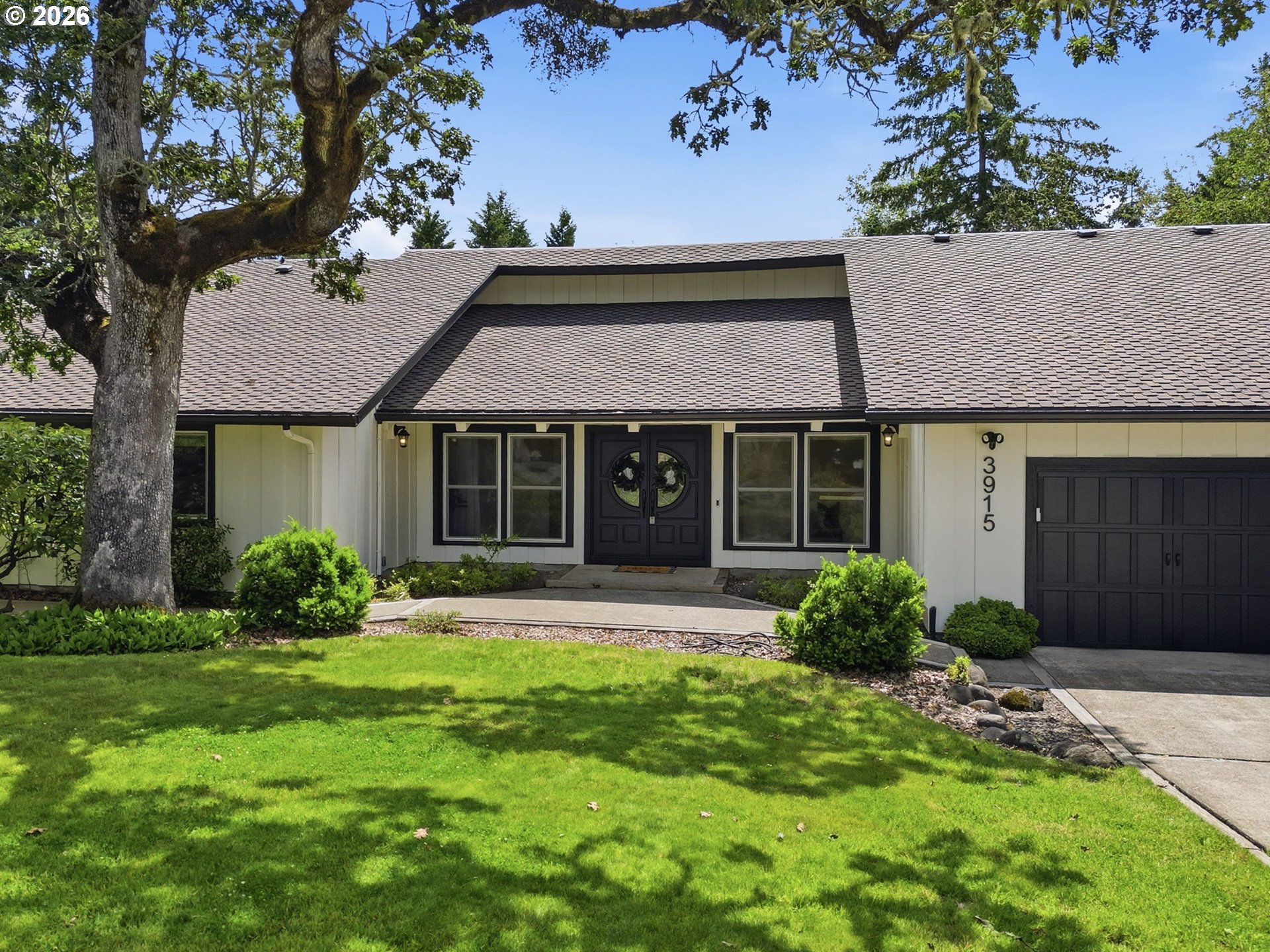 3915 North Shasta Loop Eugene, OR 97405 - Photo 9 of 48