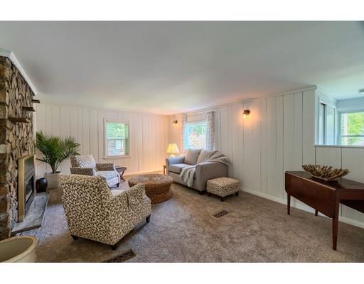 27 Leigh Road Hamilton, MA 01982 - Photo 4 of 14