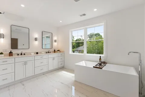 $2,099,000 | 480 West Street, Reading, MA 01867