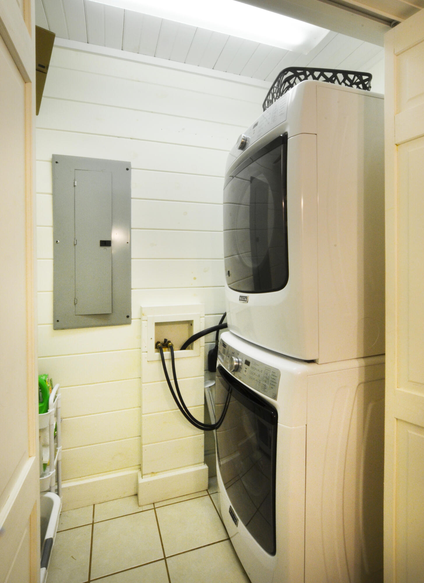 123 Cassena Street McClellanville, SC 29458 - Photo 27 of 37 25-Laundry