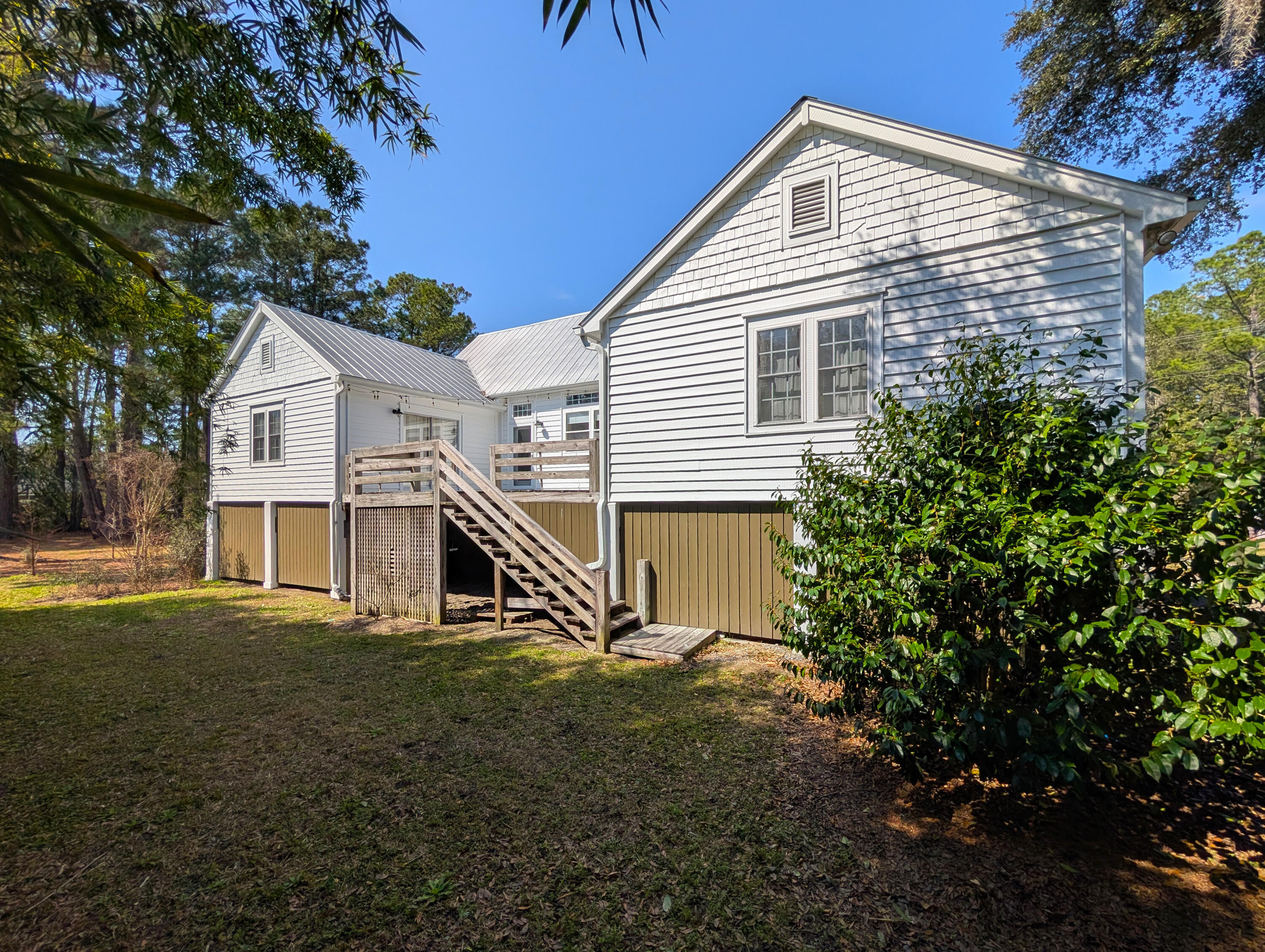 123 Cassena Street McClellanville, SC 29458 - Photo 30 of 37 28-Rear-Left