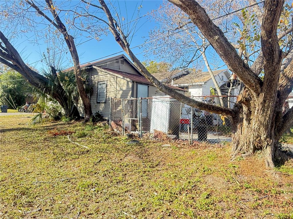 2601 West St Conrad Street Tampa, FL 33607 - Photo 10 of 30