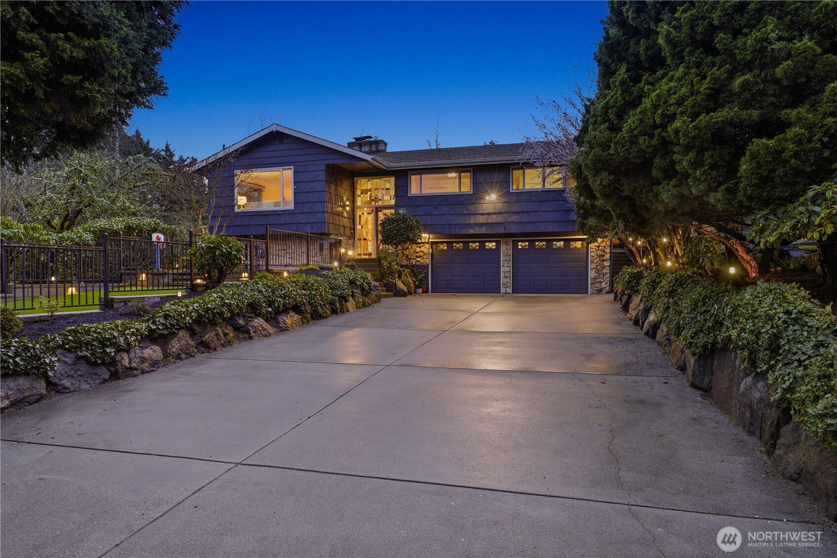 3601 Northeast 100th Street Seattle, WA 98115 - Photo 3 of 37 a view of a chairs and a table in the patio