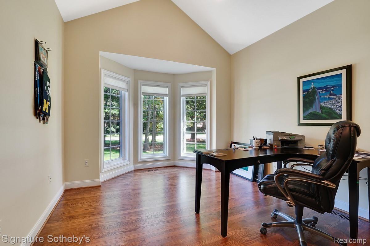 60661 Balmoral Way Rochester, MI 48306 - Photo 16 of 45 dsc09709-dsc09711.jpg