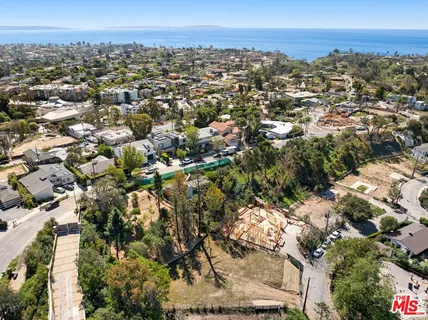 $3,895,000 | Undisclosed Address, Pacific Palisades, CA 90272