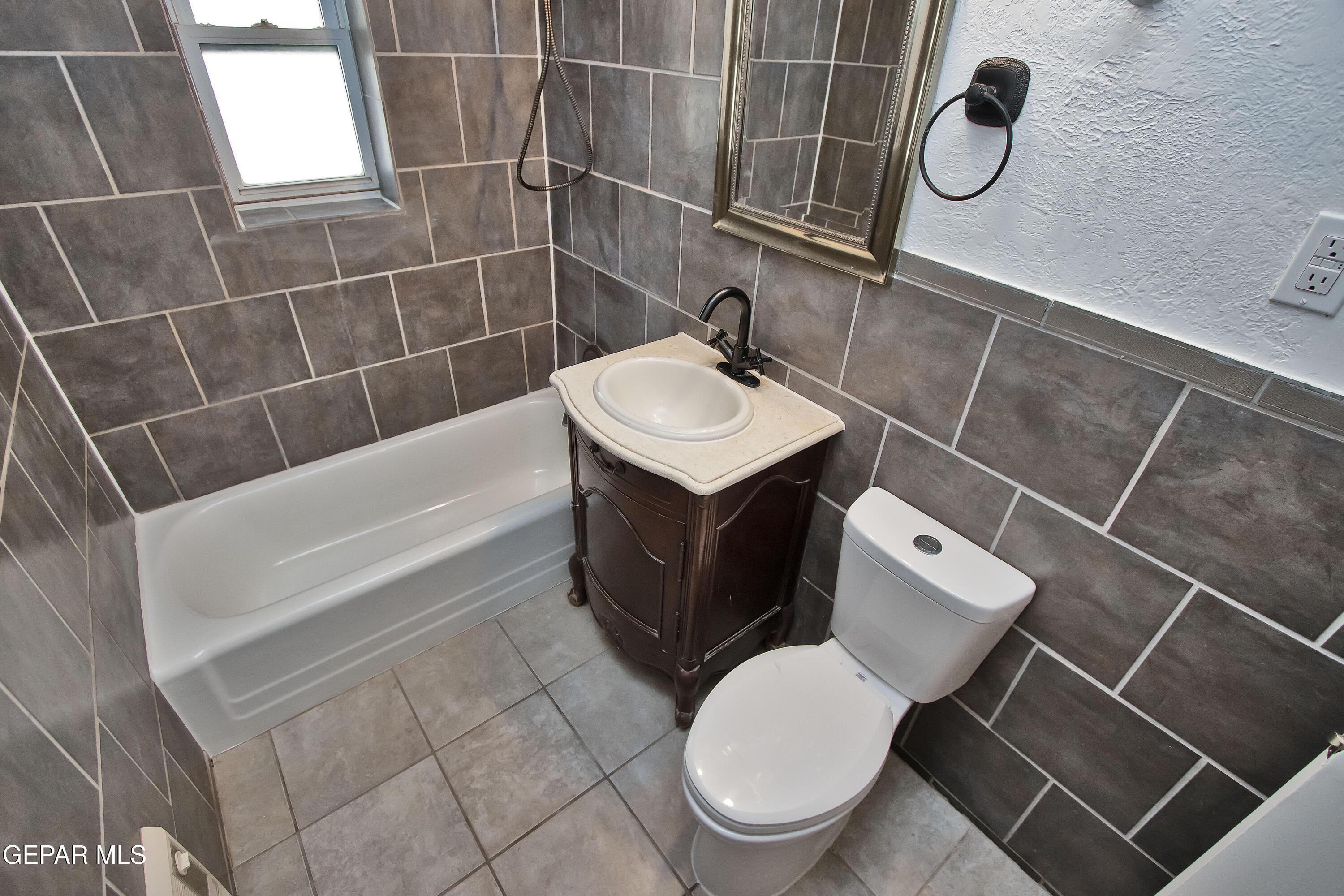 8415 Mt Ranier Drive El Paso, TX 79904 - Photo 31 of 69 Bathroom