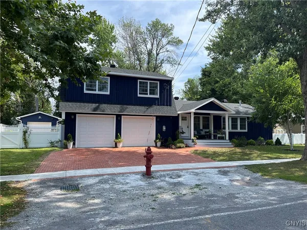 $450,000 | 209 East Main Street, Hounsfield, NY 13685