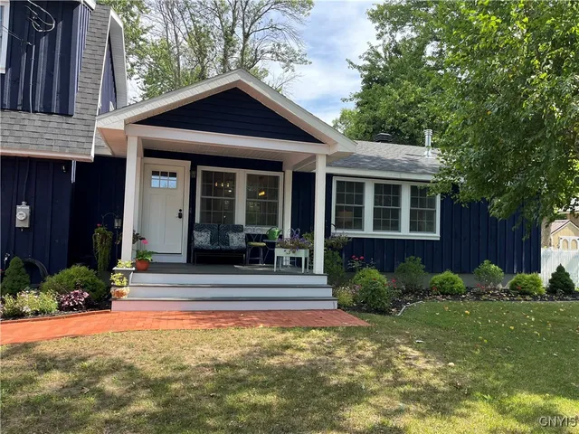 $489,500 | 209 East Main Street, Hounsfield, NY 13685