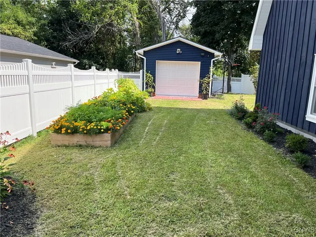 $489,500 | 209 East Main Street, Hounsfield, NY 13685