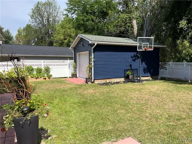 $489,500 | 209 East Main Street, Hounsfield, NY 13685