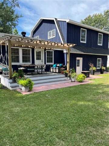 $489,500 | 209 East Main Street, Hounsfield, NY 13685