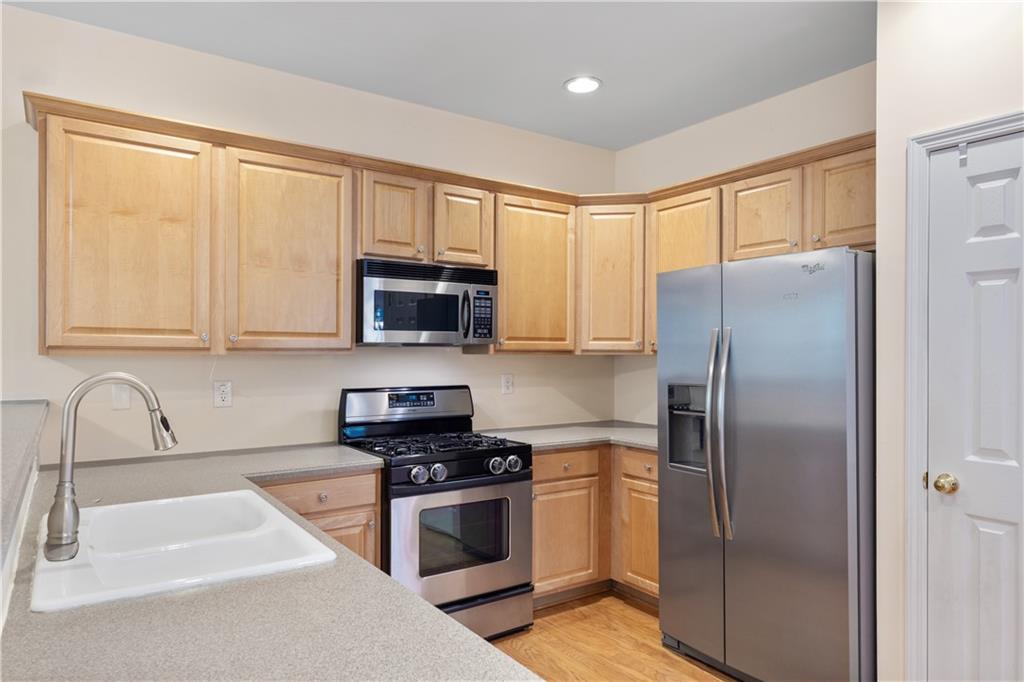 1886 Greystone Oaks Way Atlanta, GA 30345 - Photo 13 of 30