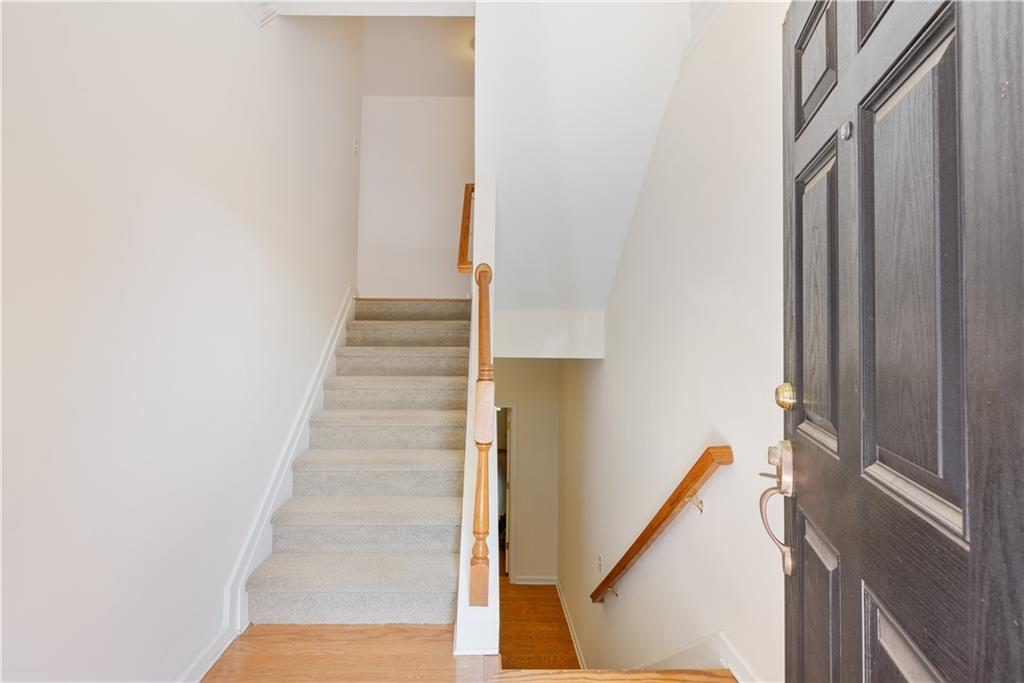 1886 Greystone Oaks Way Atlanta, GA 30345 - Photo 2 of 30