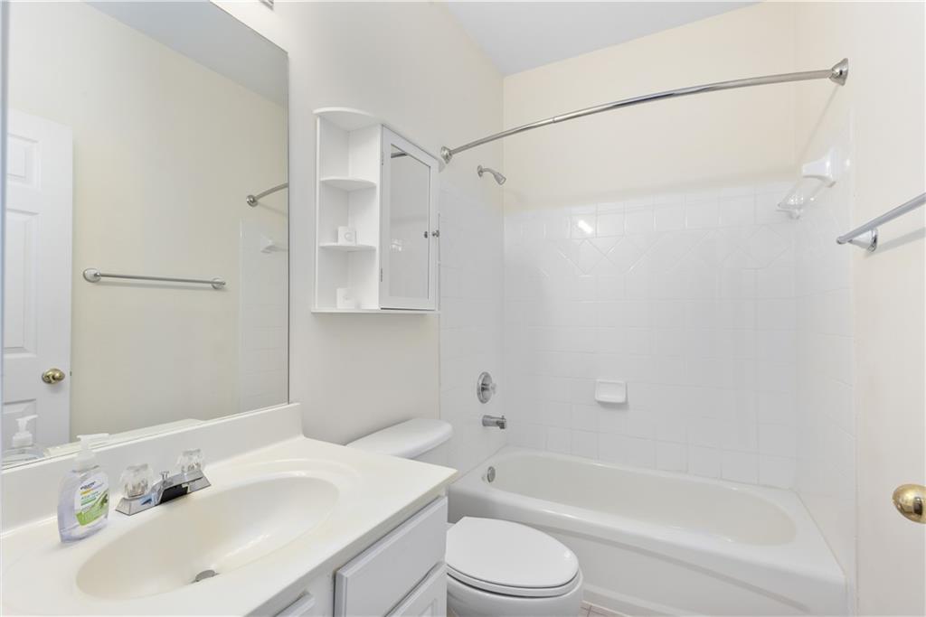 1886 Greystone Oaks Way Atlanta, GA 30345 - Photo 30 of 30