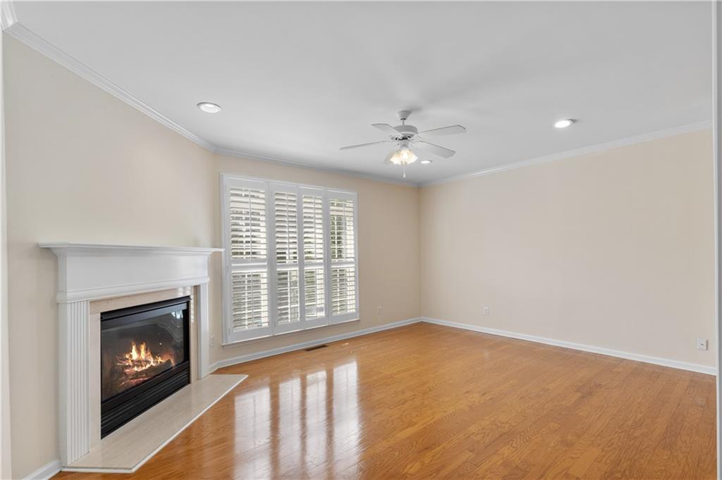 1886 Greystone Oaks Way Atlanta, GA 30345 - Photo 4 of 30