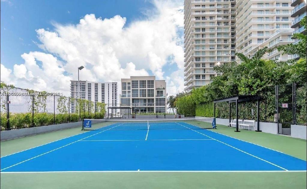 121 Northeast 34th Street, Unit 2811 Miami, FL 33137 - Photo 23 of 35 a view of a city with tall buildings