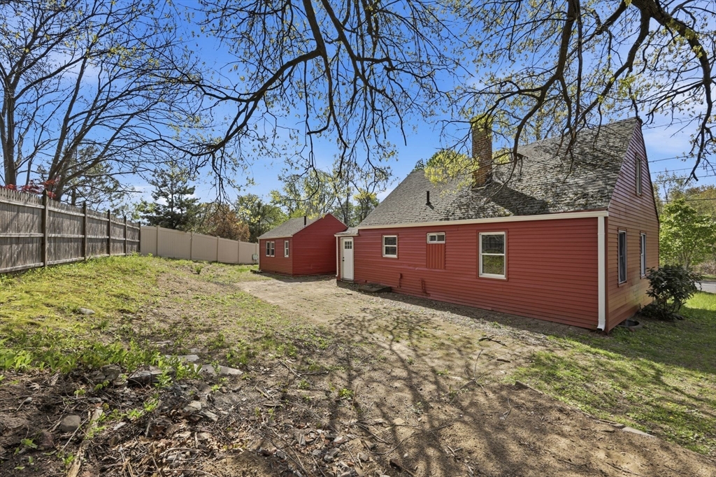 118 Surrey Road Springfield, MA 01118 - Photo 28 of 31