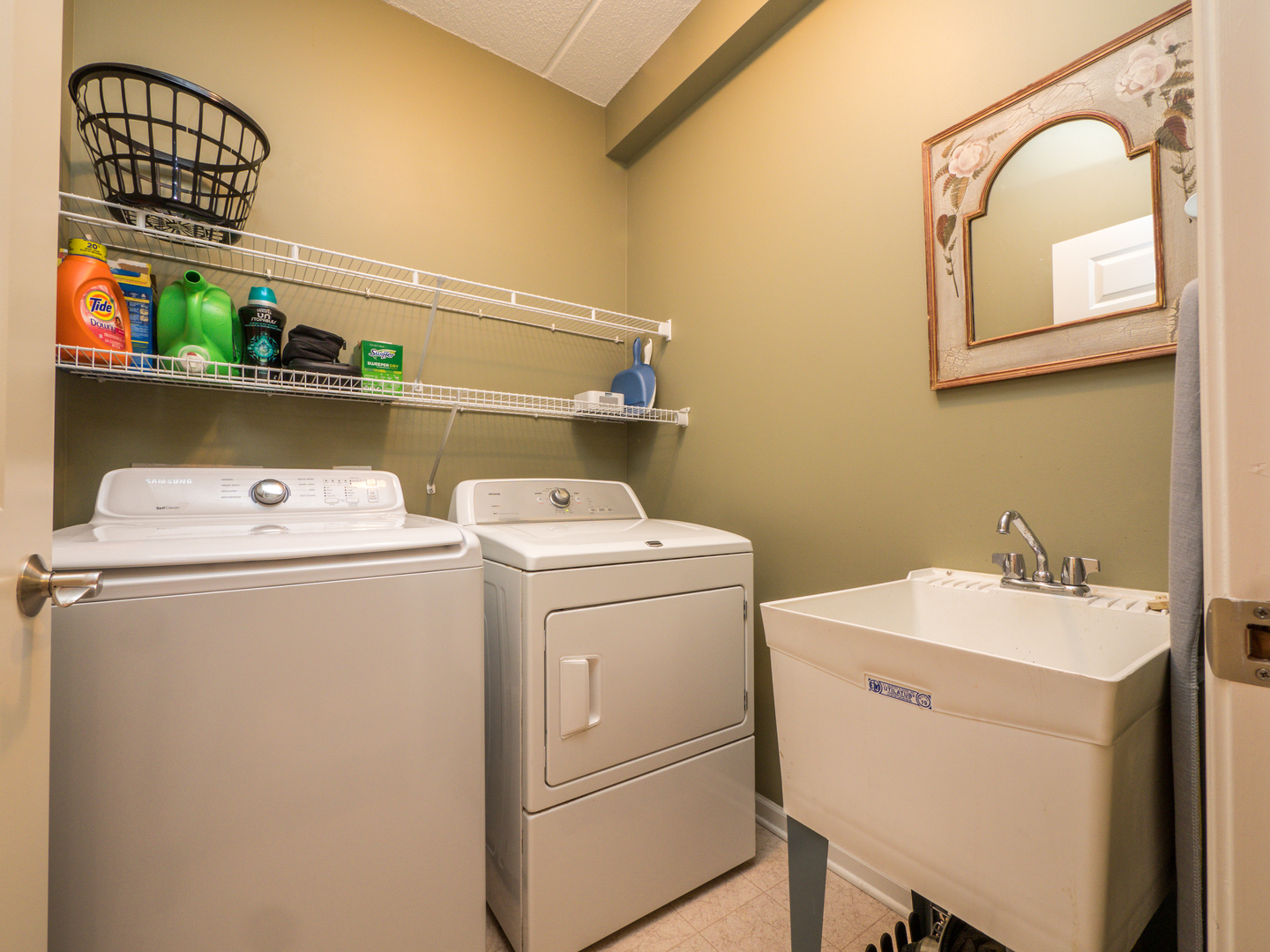 133 West Palatine Road, Unit 103A Palatine, IL 60067 - Photo 12 of 16 a utility room with dryer and washer