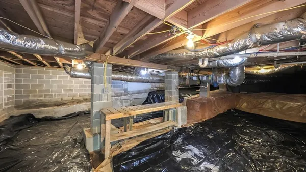 a view of a garage