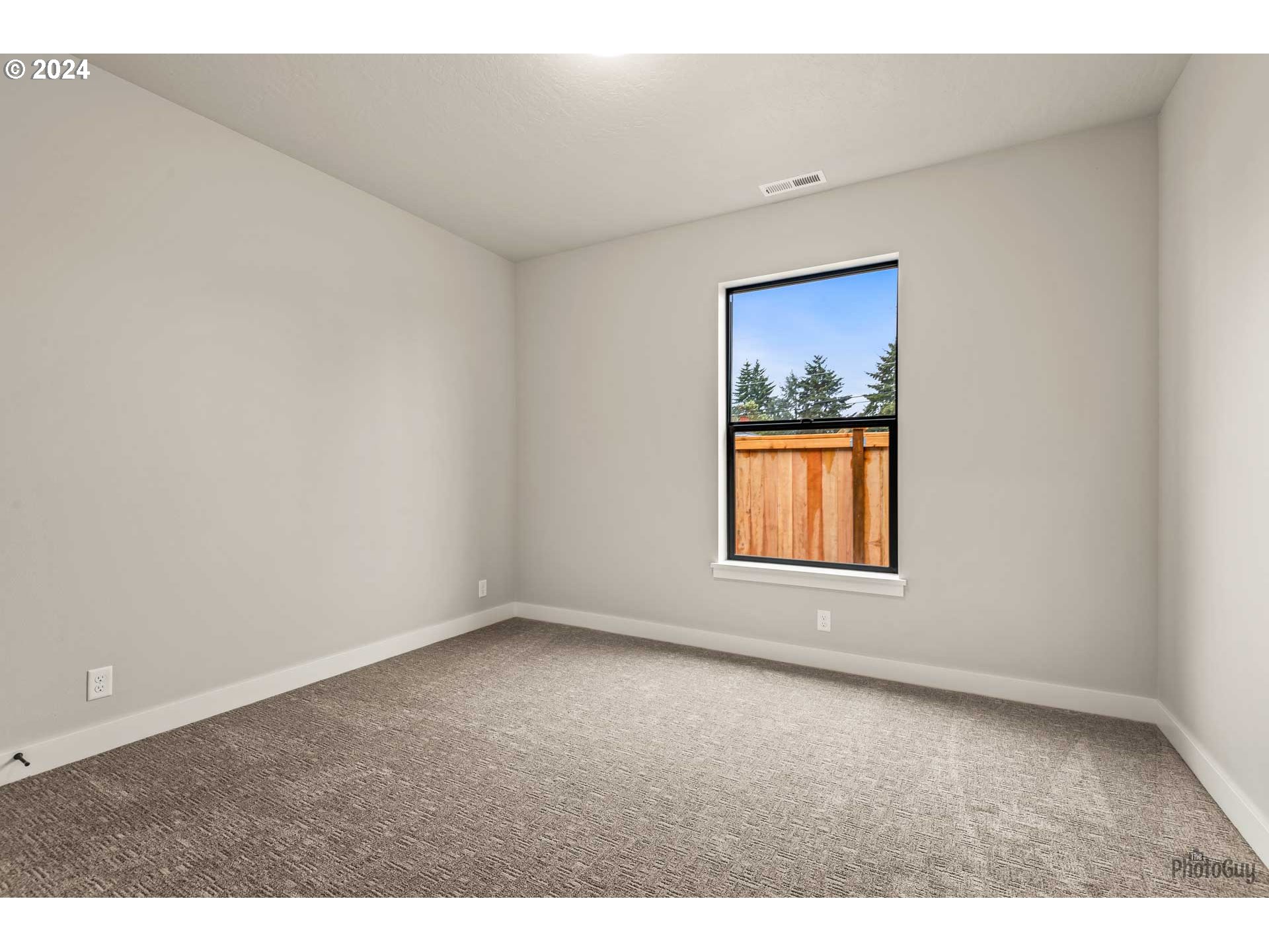 505 Buster Lane Eugene, OR 97404 - Photo 25 of 33