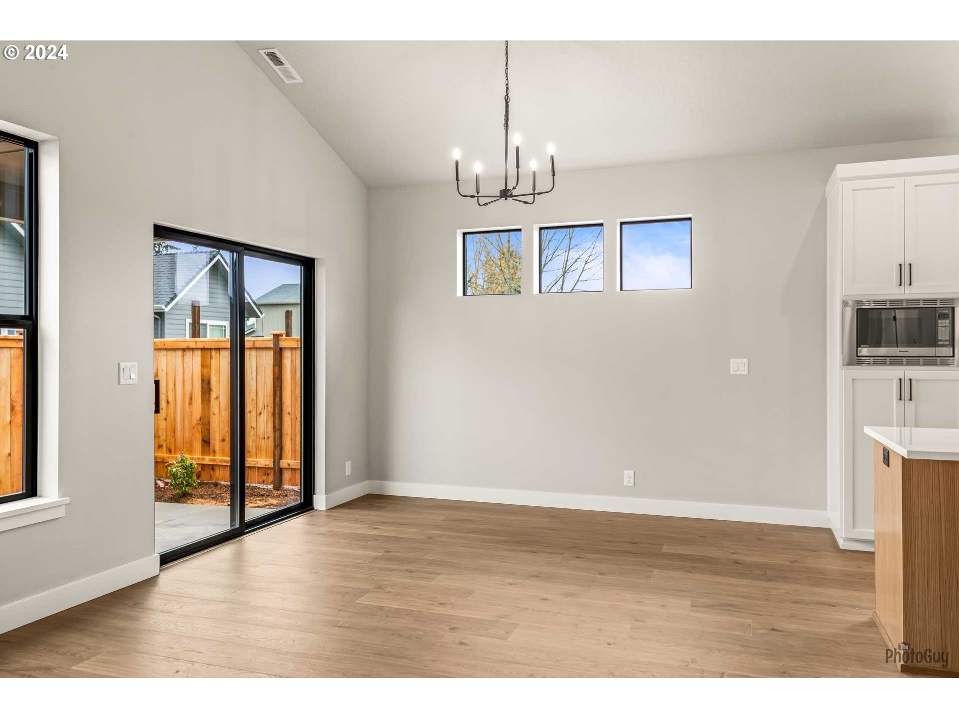 505 Buster Lane Eugene, OR 97404 - Photo 7 of 33