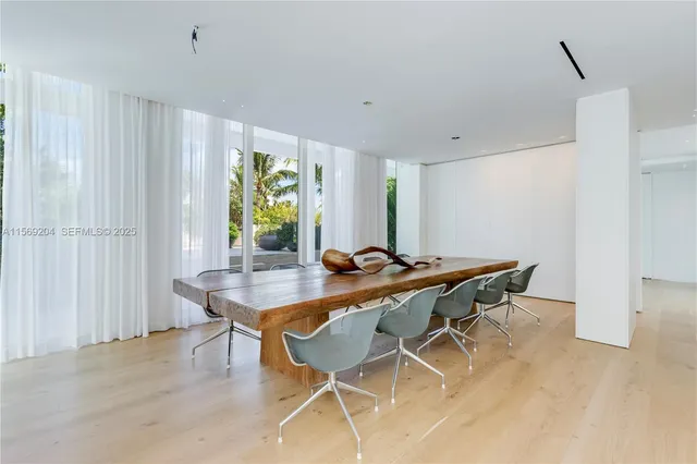 $100,000 | 440 South Mashta Drive, Key Biscayne, FL 33149