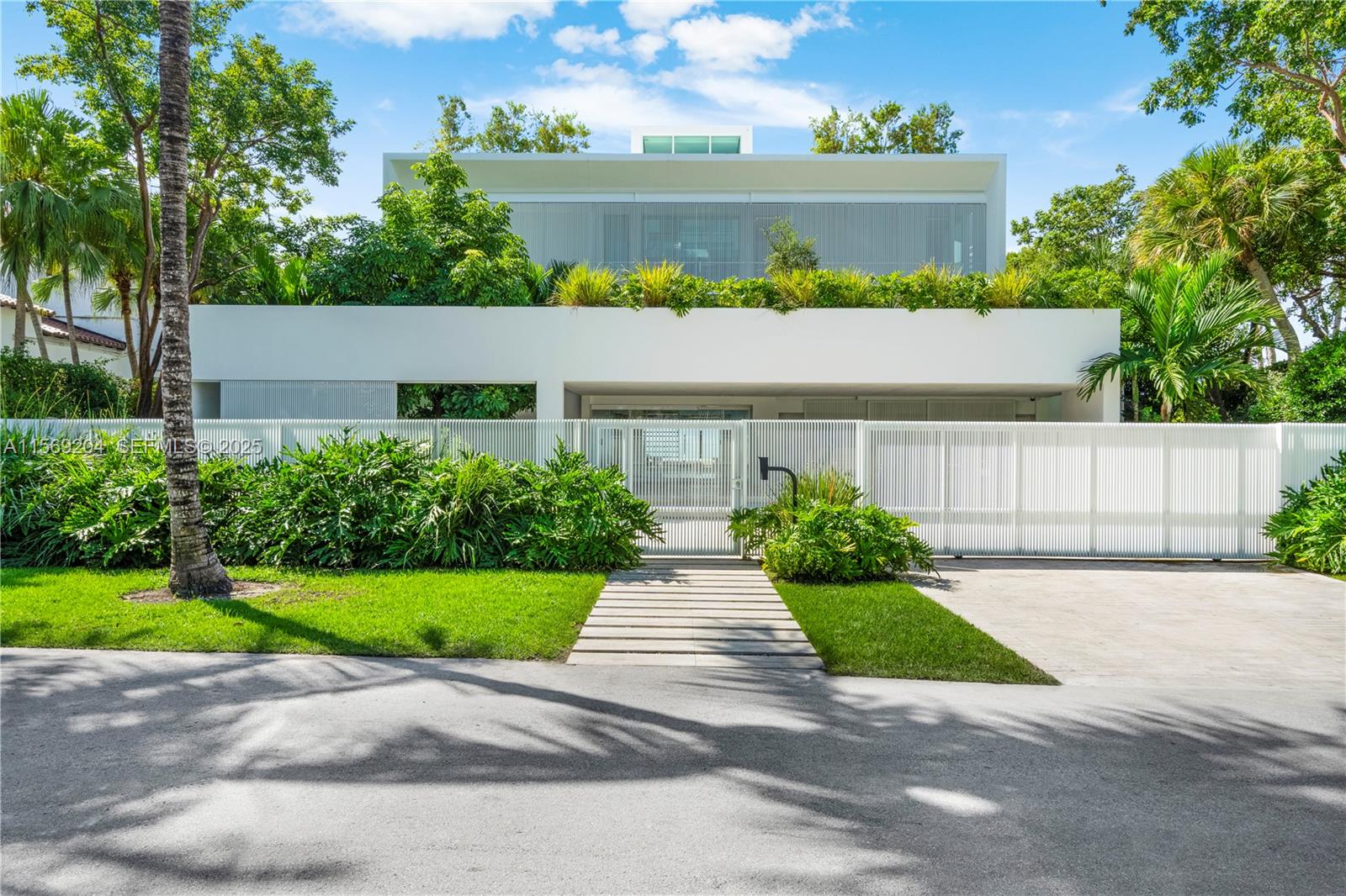 440 South Mashta Drive Key Biscayne, FL 33149 - Photo 45 of 100