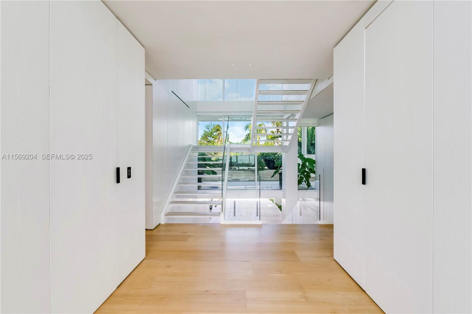 440 South Mashta Drive Key Biscayne, FL 33149 - Photo 5 of 100