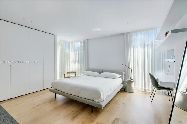 $100,000 | 440 South Mashta Drive, Key Biscayne, FL 33149