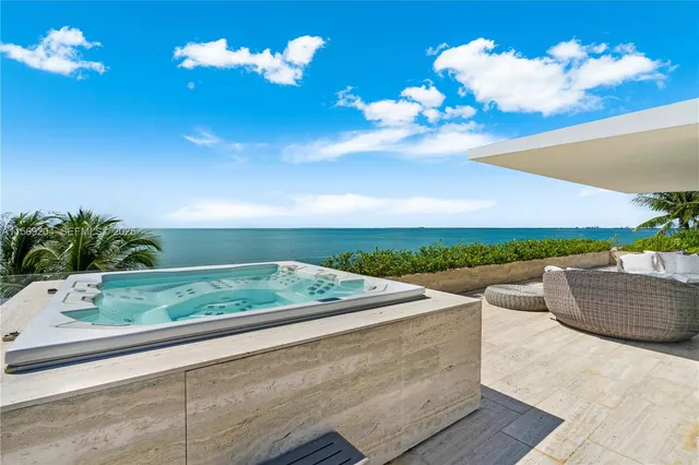 $100,000 | 440 South Mashta Drive, Key Biscayne, FL 33149