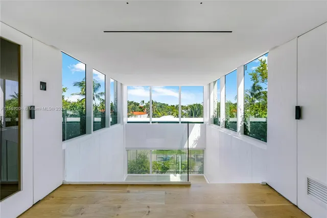 $100,000 | 440 South Mashta Drive, Key Biscayne, FL 33149