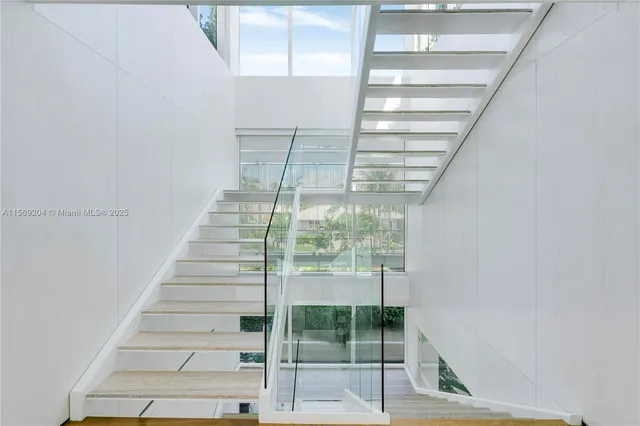 $100,000 | 440 South Mashta Drive, Key Biscayne, FL 33149