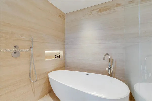 $100,000 | 440 South Mashta Drive, Key Biscayne, FL 33149