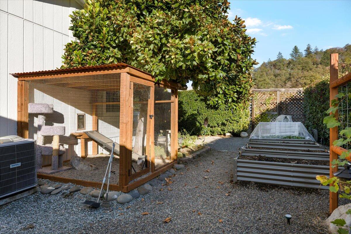 3955 South Stage Road, Unit 90 Medford, OR 97501 - Photo 5 of 42 05-CI_2159