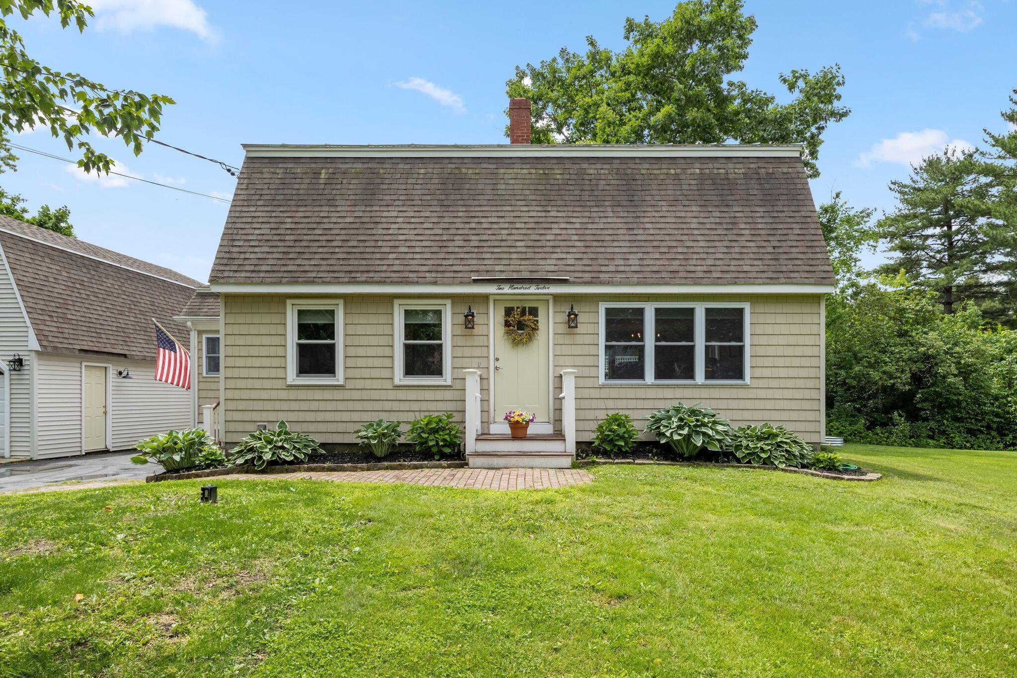 212 Prospect Street Westbrook, ME 04092 - Photo 2 of 39 212_Prospect_St_007