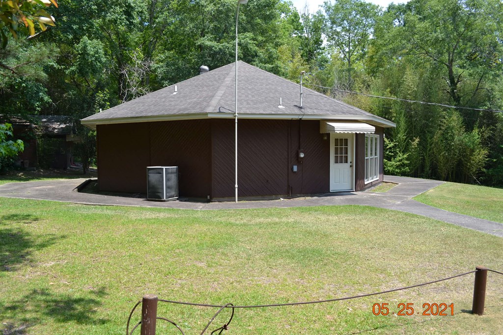 4 Old Crawford Road Phenix City, AL 36870 - Photo 3 of 47 Gallery Image 3